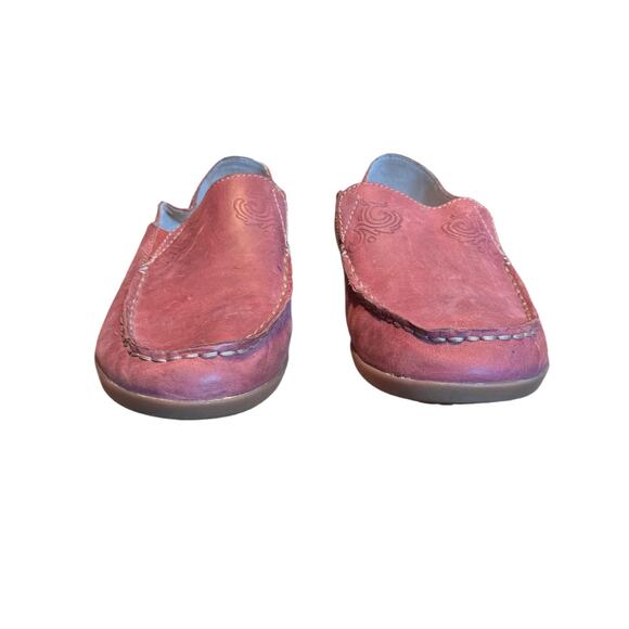 Olukai Nohea Nubuck moccasin embossed artwork W9 - Picture 4 of 9